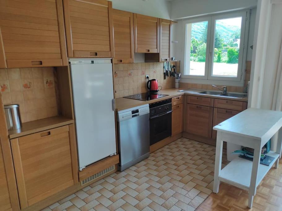 Bel Appartement Au Calme A 5 Minutes Du Village Menthon-Saint-Bernard Esterno foto
