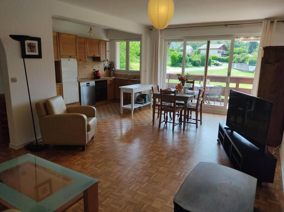 Bel Appartement Au Calme A 5 Minutes Du Village Menthon-Saint-Bernard Esterno foto