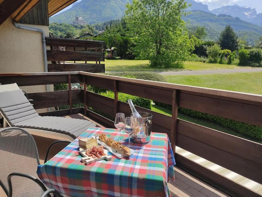 Bel Appartement Au Calme A 5 Minutes Du Village Menthon-Saint-Bernard Esterno foto